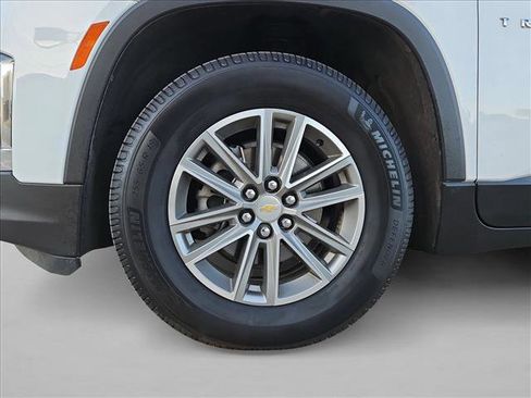 Certified 2023 Chevrolet Traverse LT image 24