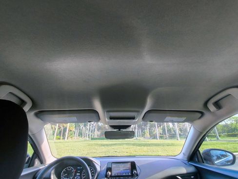 Used 2024 Nissan Sentra S FWD image 23