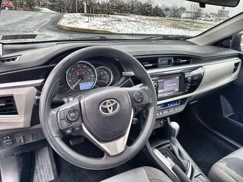 Used 2016 Toyota Corolla LE image 14
