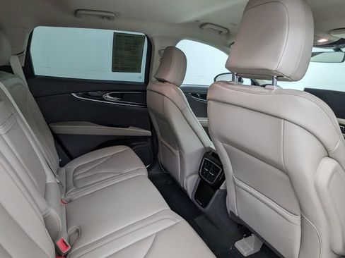 Used 2023 Lincoln Nautilus FWD w/ Premium Package image 35