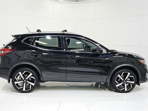 Certified 2022 Nissan Rogue Sport SL FWD image 9