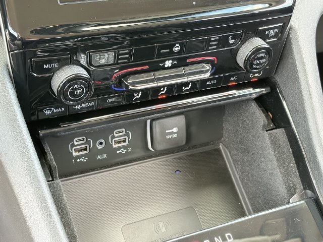 Used 2022 Jeep Grand Cherokee Laredo w/ Luxury Tech Group I AWD/4WD image 30