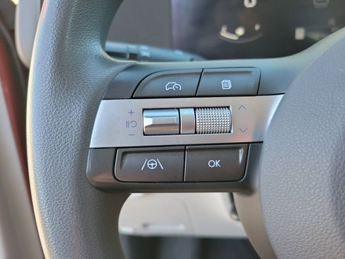 Used 2024 Hyundai Kona SE image 18