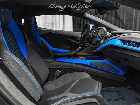 Used 2025 Lamborghini Revuelto image 18