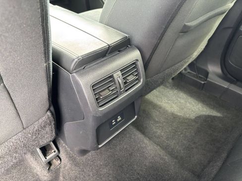 Used 2022 Nissan Rogue SV FWD image 22