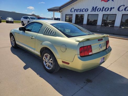 Used 2005 Ford Mustang Coupe RWD image 3