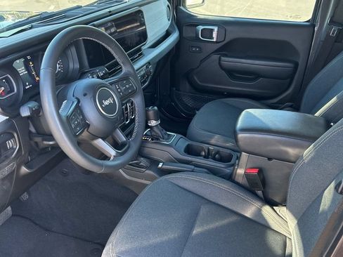 Used 2025 Jeep Wrangler Unlimited Sport AWD/4WD image 8
