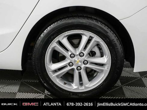 Used 2017 Chevrolet Cruze LT image 34