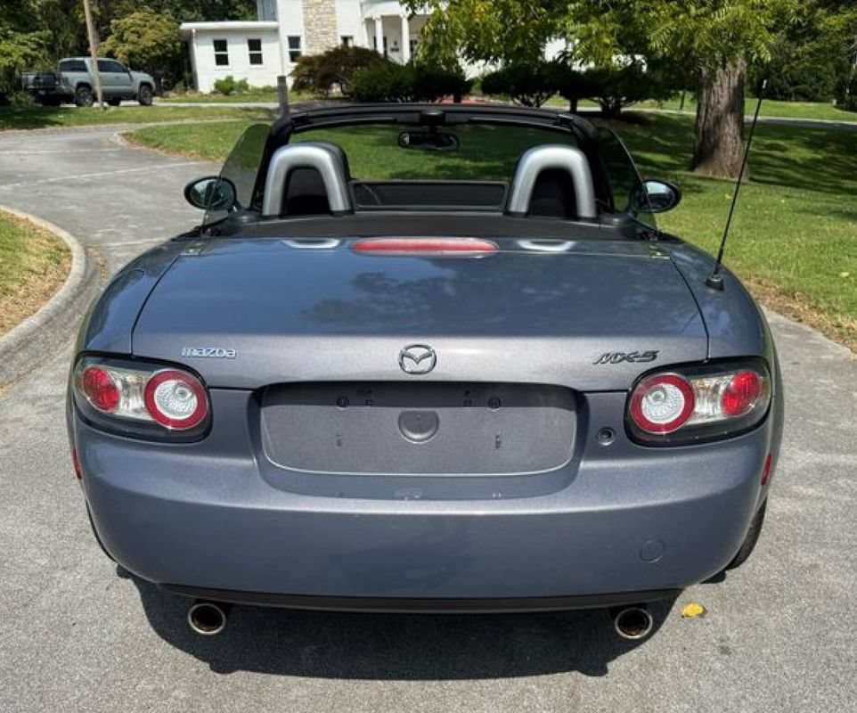 Used 2007 MAZDA MX-5 Miata Grand Touring w/ Premium Pkg RWD image 8