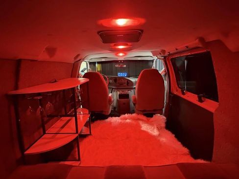 Used 2006 Ford E-350 and Econoline 350 Super Duty image 16