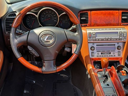 Used 2005 Lexus SC 430 Convertible RWD image 23