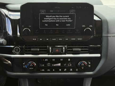 Used 2023 Nissan Pathfinder Platinum FWD image 18