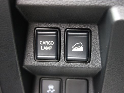 Certified 2025 Nissan Frontier S image 27