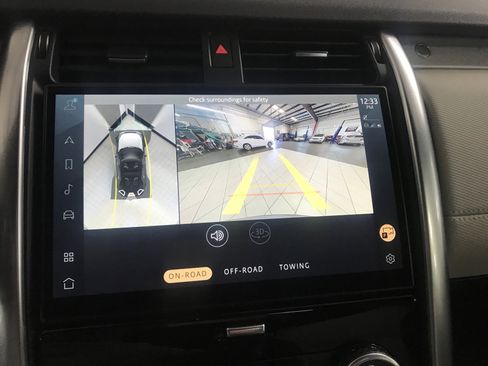 Used 2023 Land Rover Discovery S R-Dynamic image 18