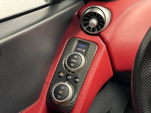Used 2015 McLaren 650S Spider RWD image 29