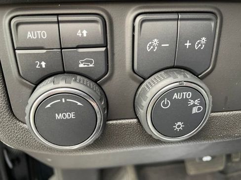 Used 2024 Chevrolet Tahoe LT AWD/4WD image 12