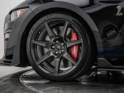 Used 2021 Ford Mustang Shelby GT500 w/ Carbon Fiber Track Pack RWD image 70