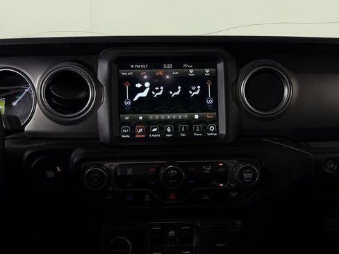 Used 2022 Jeep Wrangler Unlimited Rubicon 4xe AWD/4WD image 21