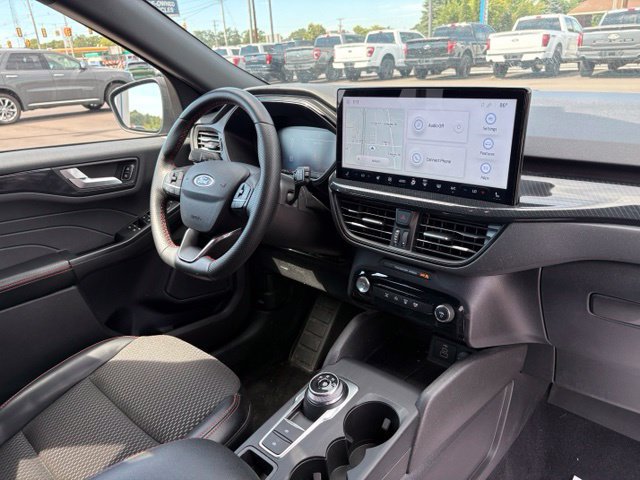 Certified 2024 Ford Escape ST-Line w/ Tech Pack #1 AWD/4WD image 10