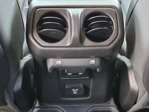 Used 2022 Jeep Gladiator Rubicon w/ LED Lighting Group AWD/4WD image 19