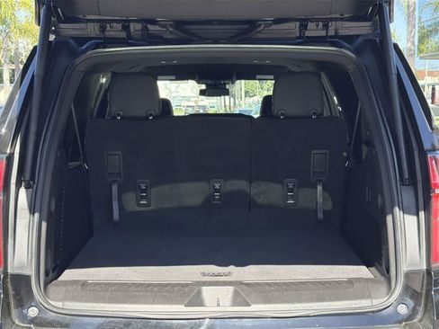Used 2023 Chevrolet Suburban LT image 29