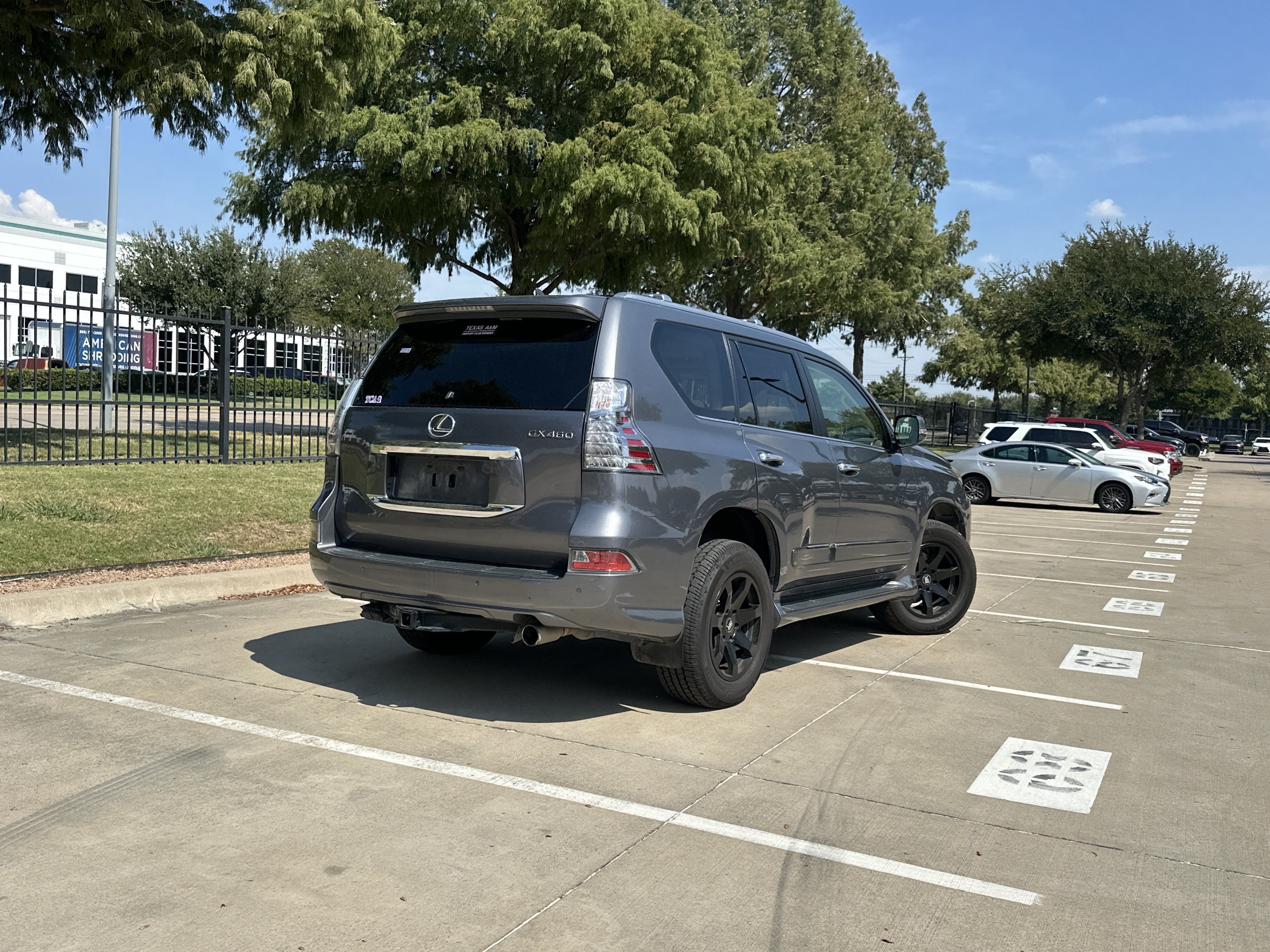 Used 2015 Lexus GX 460 w/ Premium Package AWD/4WD image 2