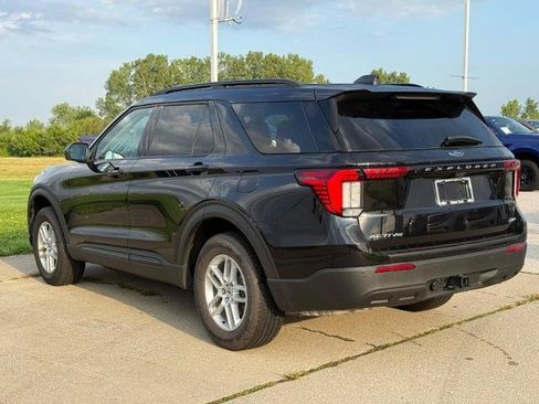 Certified 2026 Ford Explorer Active AWD/4WD image 3