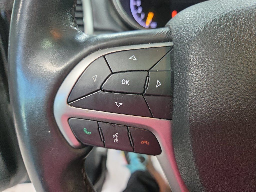 Used 2018 Jeep Grand Cherokee Limited w/ Luxury Group II AWD/4WD image 35