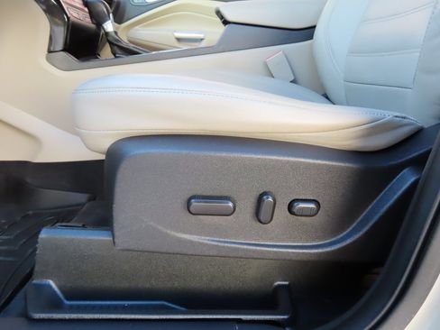 Used 2018 Ford Escape Titanium w/ Ford Safe & Smart Package image 8