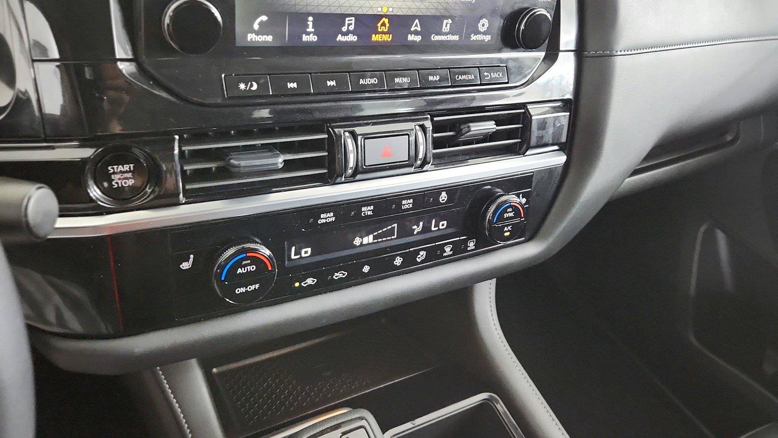 Used 2025 Nissan Pathfinder SL FWD image 33