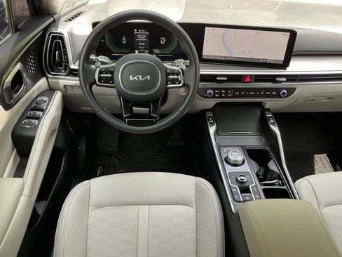 Used 2025 Kia Sorento EX w/ EX Panoramic Sunroof Package AWD/4WD image 19