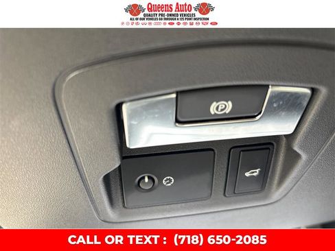 Used 2019 Land Rover Range Rover Velar R-Dynamic SE image 34