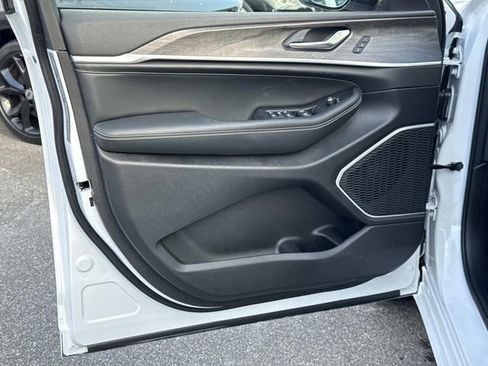 New 2026 Jeep Grand Cherokee L Limited AWD/4WD image 28