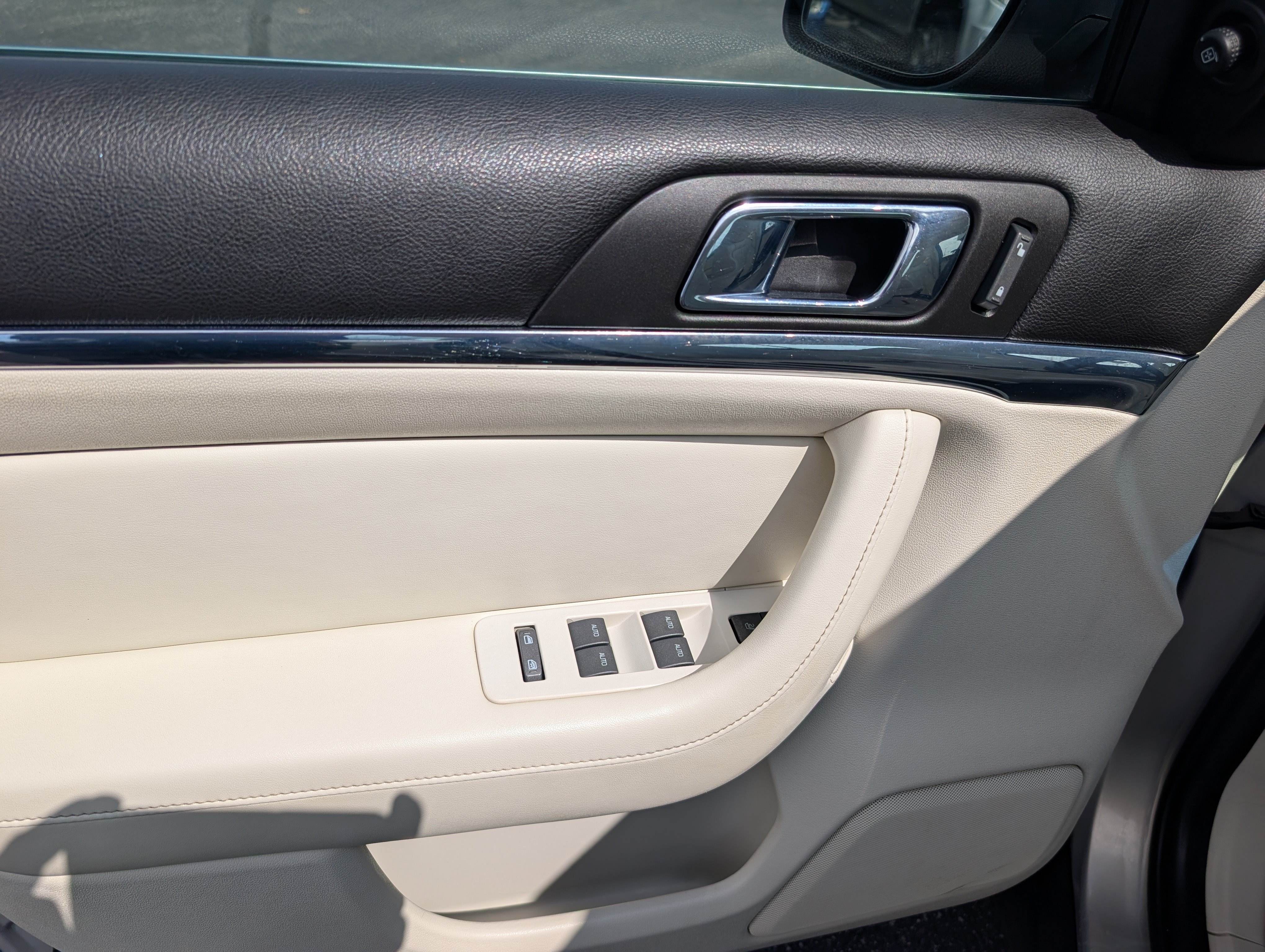 Used 2009 Lincoln MKS FWD image 10