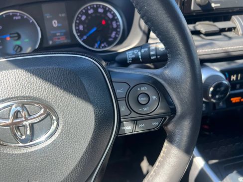 Used 2021 Toyota RAV4 XLE w/ XLE Grade Weather Package AWD/4WD image 21