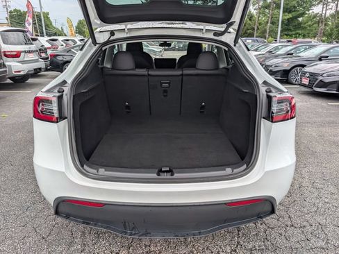 Used 2024 Tesla Model Y Long Range AWD/4WD image 13