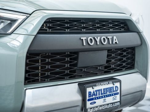 Used 2022 Toyota 4Runner TRD Off-Road Premium w/ Moonroof Package AWD/4WD image 12