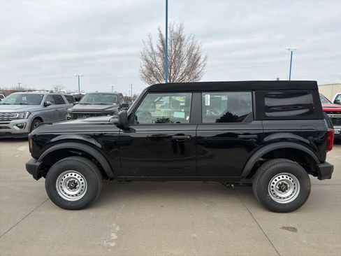 New 2026 Ford Bronco 4-Door AWD/4WD image 9