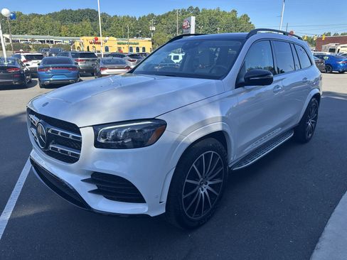 Used 2023 Mercedes-Benz GLS 450 4MATIC image 4