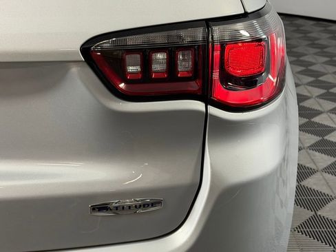 Certified 2024 Jeep Compass Latitude image 13