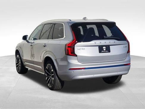 Certified 2025 Volvo XC90 B5 Core w/ Climate Package AWD/4WD image 5