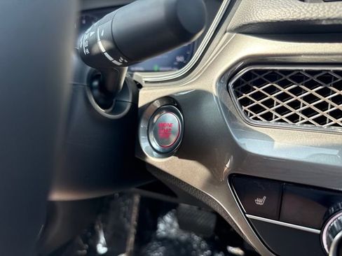 New 2025 Acura Integra image 27