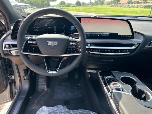 New 2025 Cadillac Lyriq Sport image 10