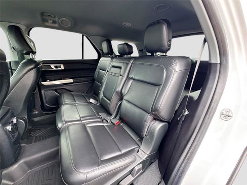 Used 2020 Ford Explorer XLT w/ Equipment Group 202A image 22