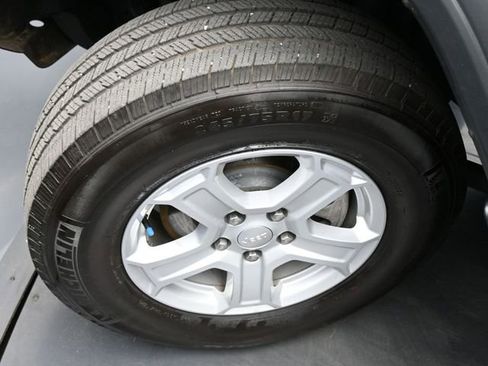 Used 2021 Jeep Wrangler Sport S image 25