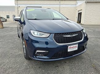 Certified 2022 Chrysler Pacifica Limited w/ Uconnect Theater Family Group AWD/4WD video 2