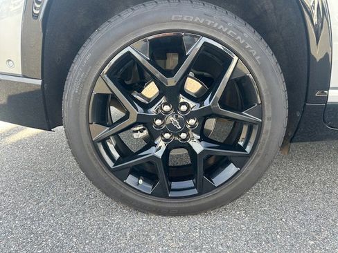 Used 2024 Chevrolet Traverse RS image 5