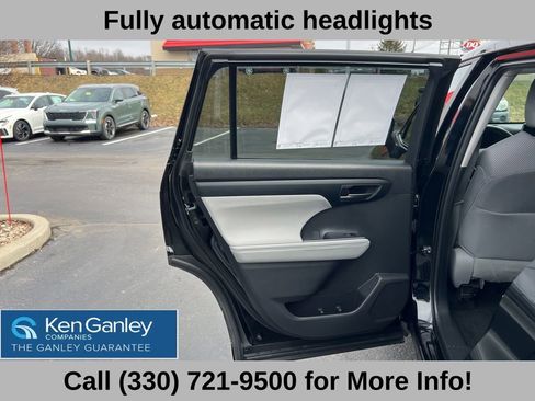 Used 2023 Toyota Highlander L FWD image 44