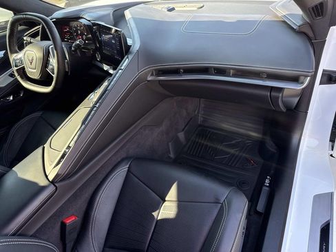 Used 2023 Chevrolet Corvette Stingray Premium Cpe w/ Z51 Performance Package image 8