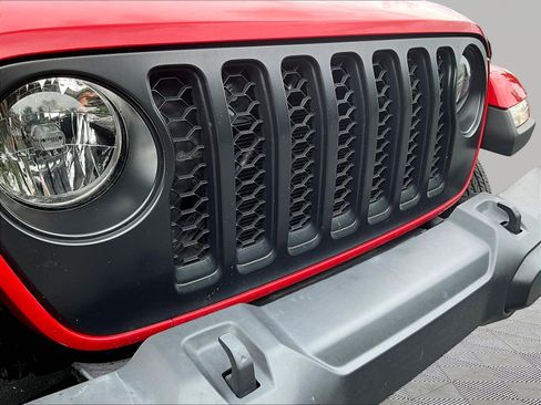 Used 2023 Jeep Gladiator Overland w/ Cold Weather Group AWD/4WD image 34